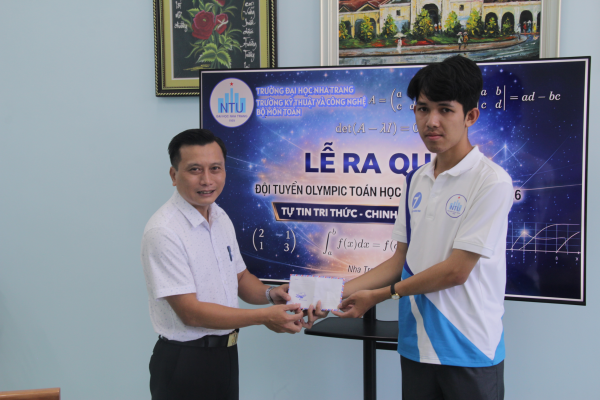Lễ ra quân đội tuyển Olympic toán học 2026
