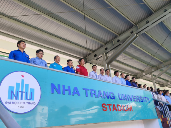 Sôi nổi Lễ khai mạc Giải bóng đá sinh viên NTU 2026