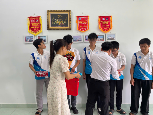 TRƯỜNG KỸ THUẬT VÀ CÔNG NGHỆ CHÚC MỪNG THÀNH TÍCH ĐỘI TUYỂN OLYMPIC TOÁN HỌC SINH VIÊN TOÀN QUỐC LẦN THỨ 32