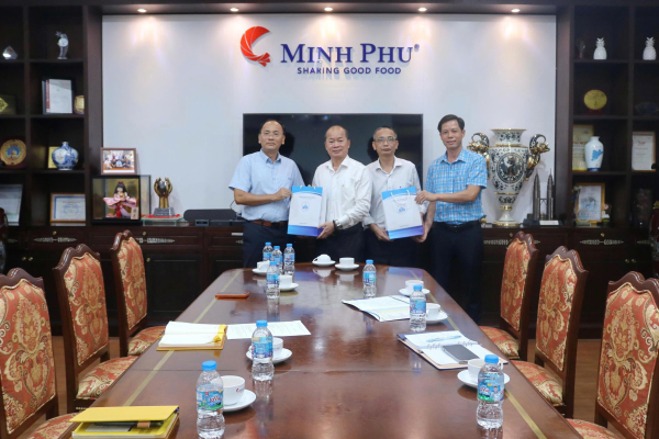 Trường Kỹ thuật và Công nghệ kết nối doanh nghiệp và cập nhật công nghệ mới ngành Cơ khí Thủy sản