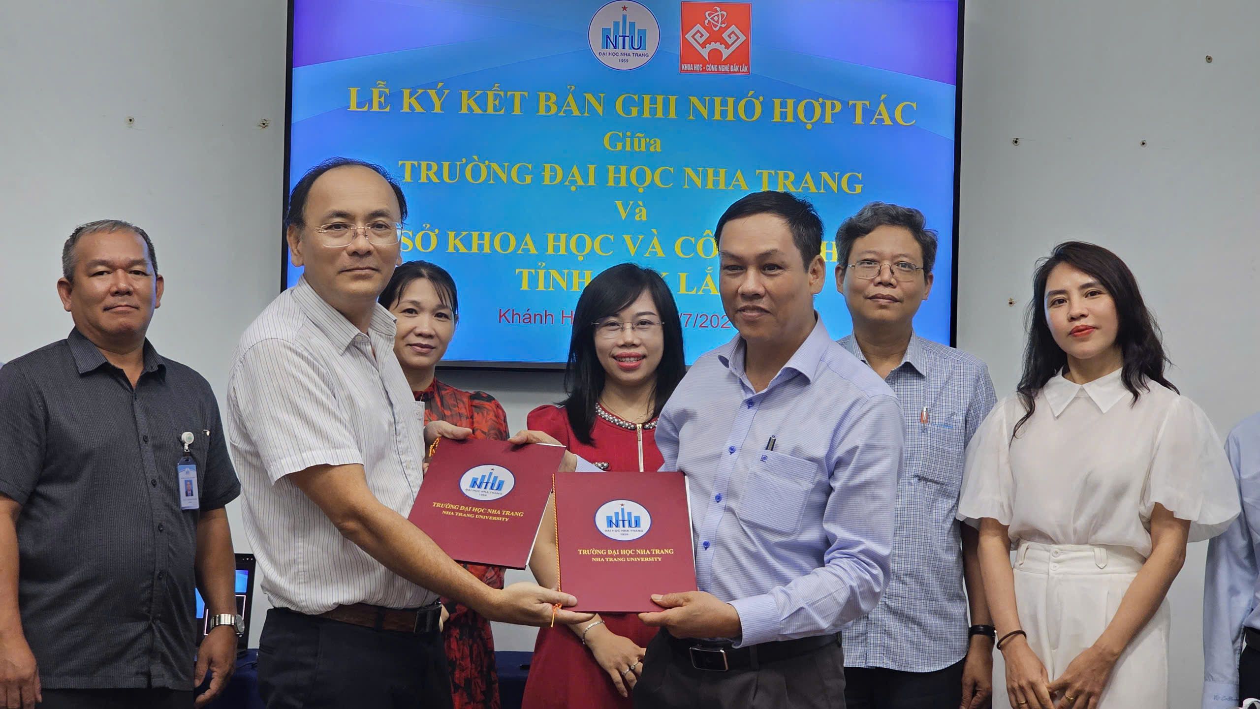 Trường Kỹ thuật và Công nghệ ký kết Bản ghi nhớ hợp tác với Sở Khoa học và Công nghệ tỉnh Đắk Lắk